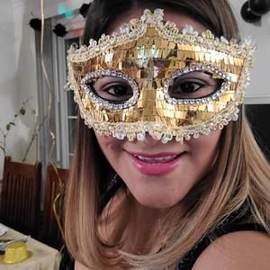 Meet your Posher, Chinita